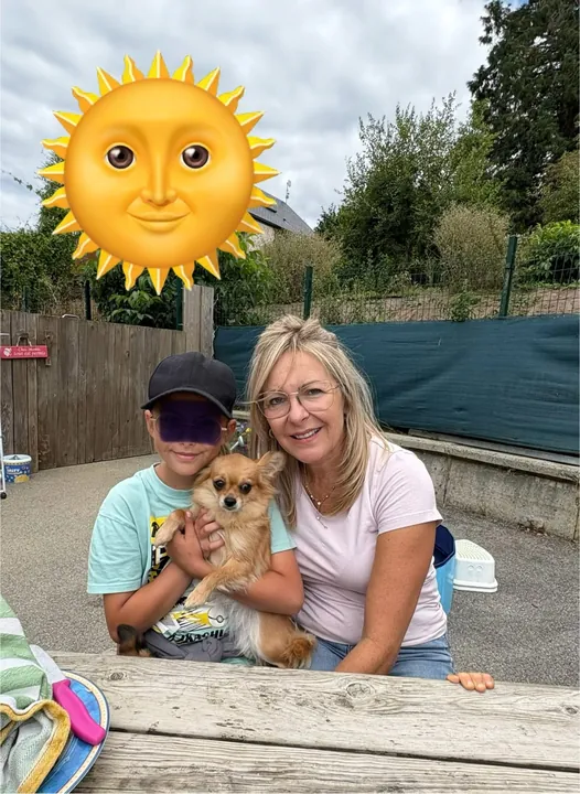 Kuscheln mit einem Chihuahua